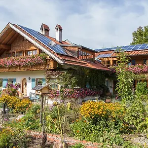 https://suzannes-bb-gardens.com-bavaria.com